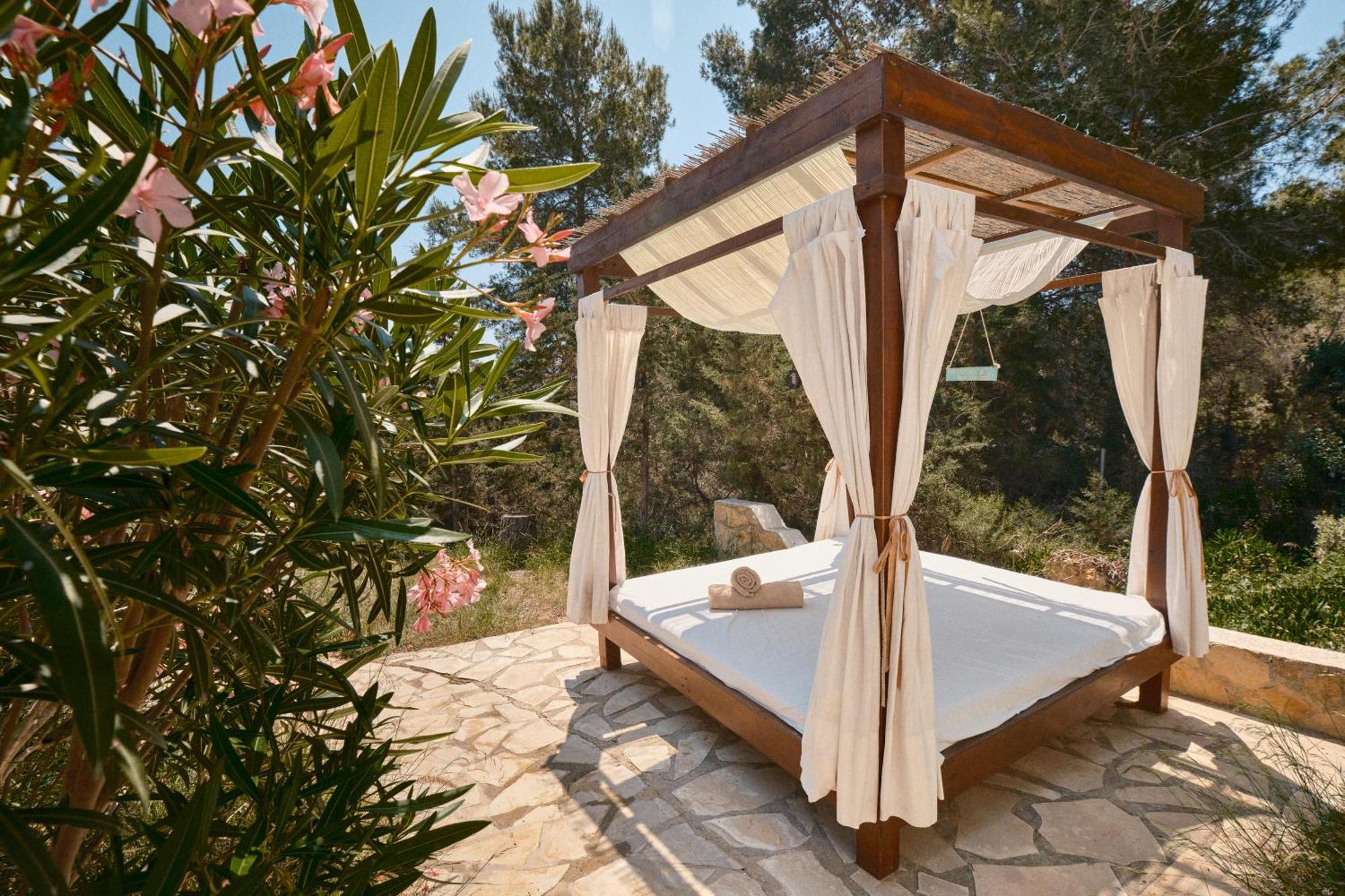 Villa B&M Experience Sant Francesc de s'Estany Exterior photo
